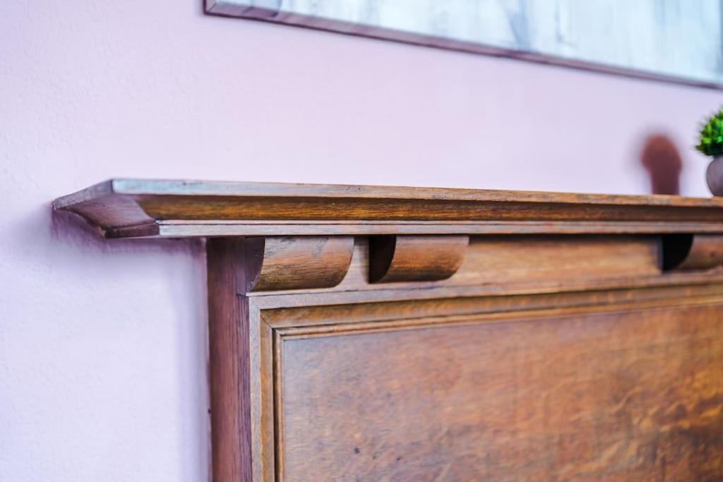 Pink Palace - Central Apartment Chester Kültér fotó